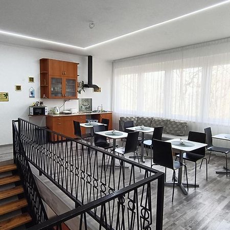 Toelgyfa Vendeghaz Hotell Balatonszepezd Exteriör bild