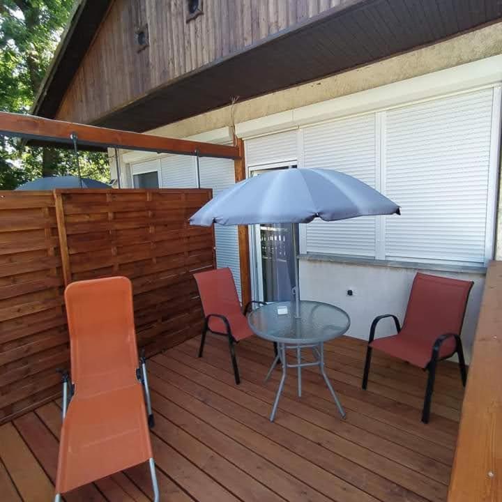 Toelgyfa Vendeghaz Hotell Balatonszepezd Exteriör bild