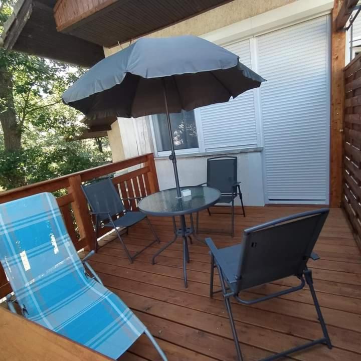 Toelgyfa Vendeghaz Hotell Balatonszepezd Exteriör bild