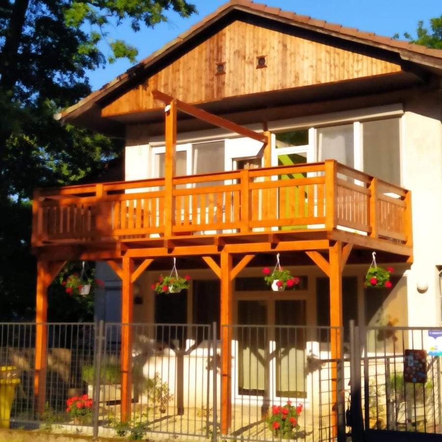 Toelgyfa Vendeghaz Hotell Balatonszepezd Exteriör bild