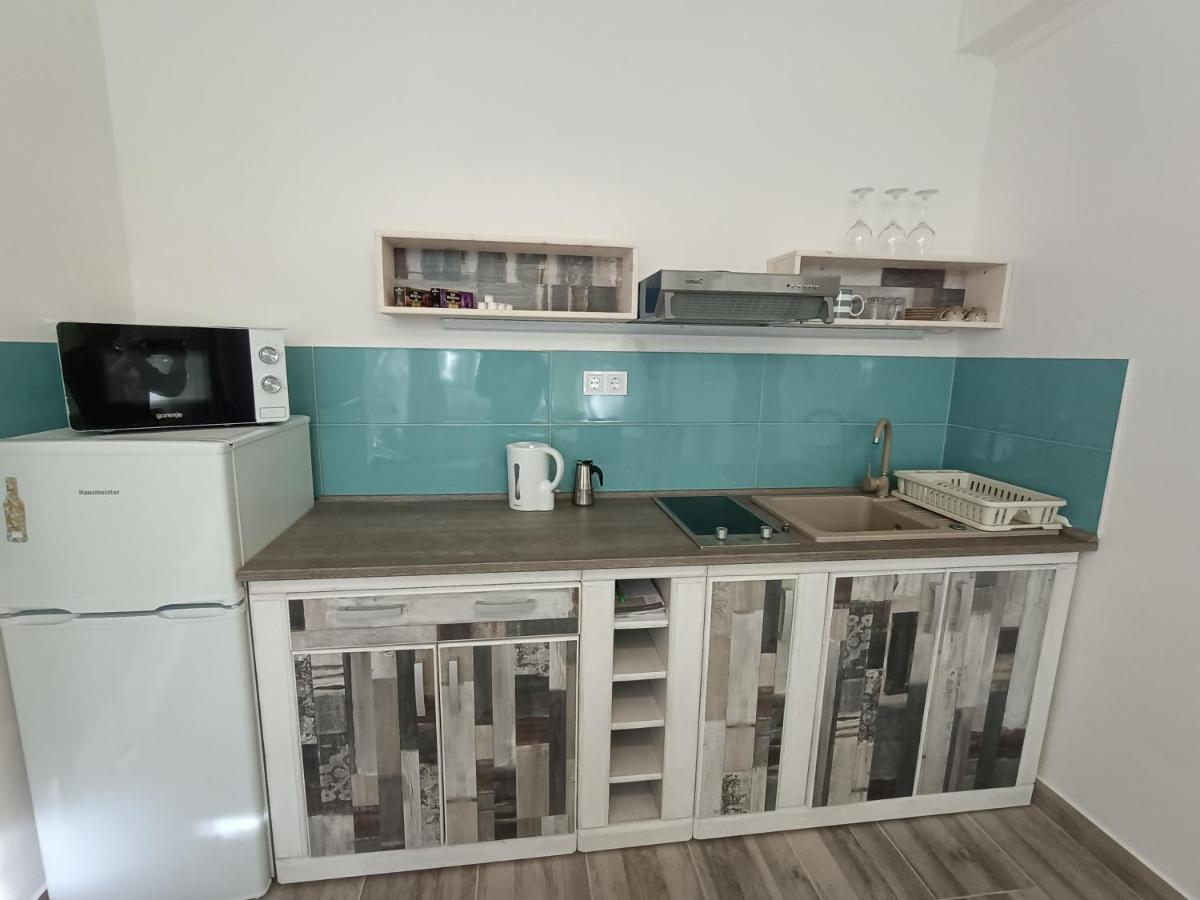 Toelgyfa Vendeghaz Hotell Balatonszepezd Exteriör bild