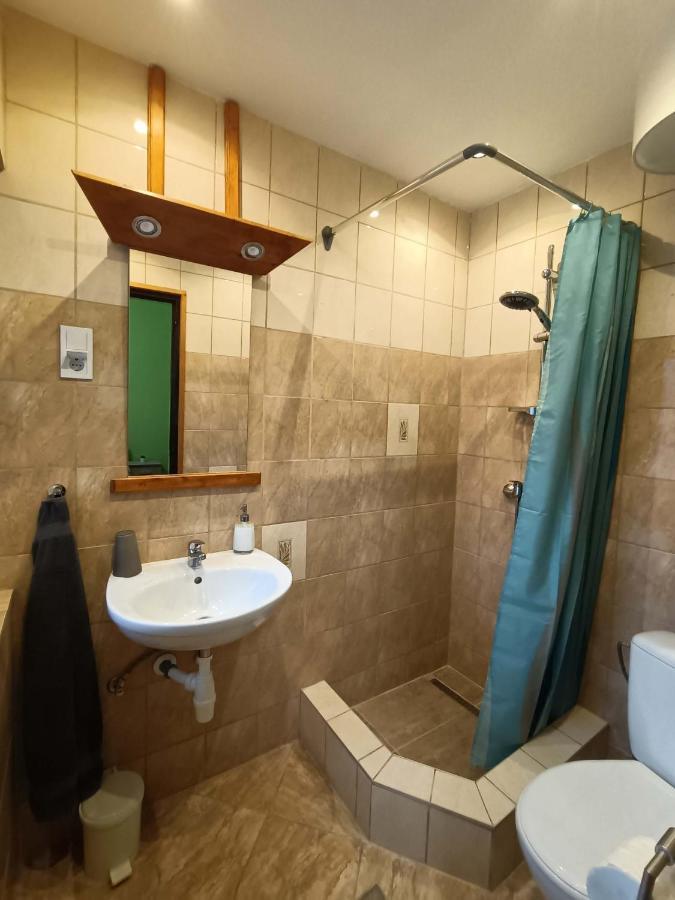 Toelgyfa Vendeghaz Hotell Balatonszepezd Exteriör bild