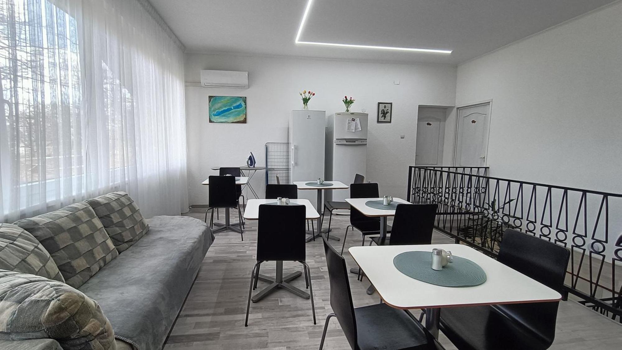 Toelgyfa Vendeghaz Hotell Balatonszepezd Exteriör bild